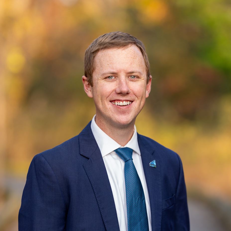 Alexander Jones Headshot